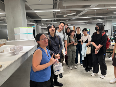 新加坡國立大學Dr. Tang介紹建築系的硬體設備圖片