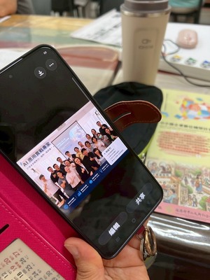 學員動手實作，裡用AI工具產出社群貼文圖片